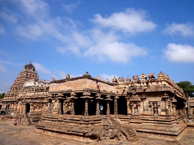 A_different_view_of_Airavatesvara_Temple.jpg