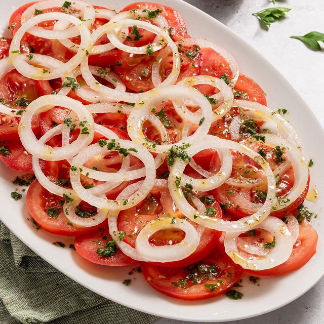 Tomato-Onion-Salad_EXPS_TOHD24_24978_SoniaBozzo_6.jpg