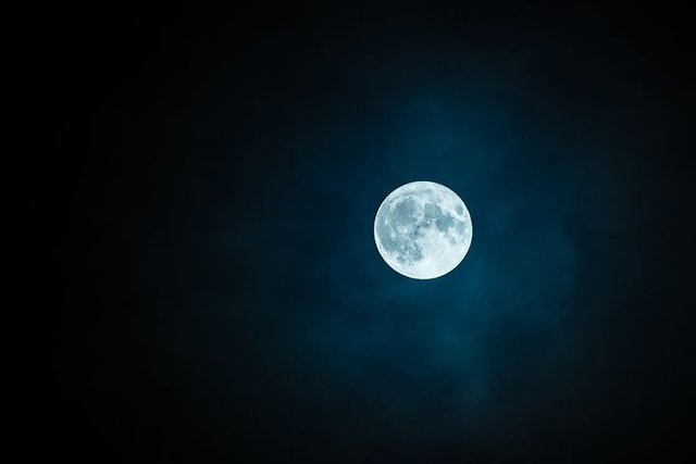 moon-1859616__480.jpg