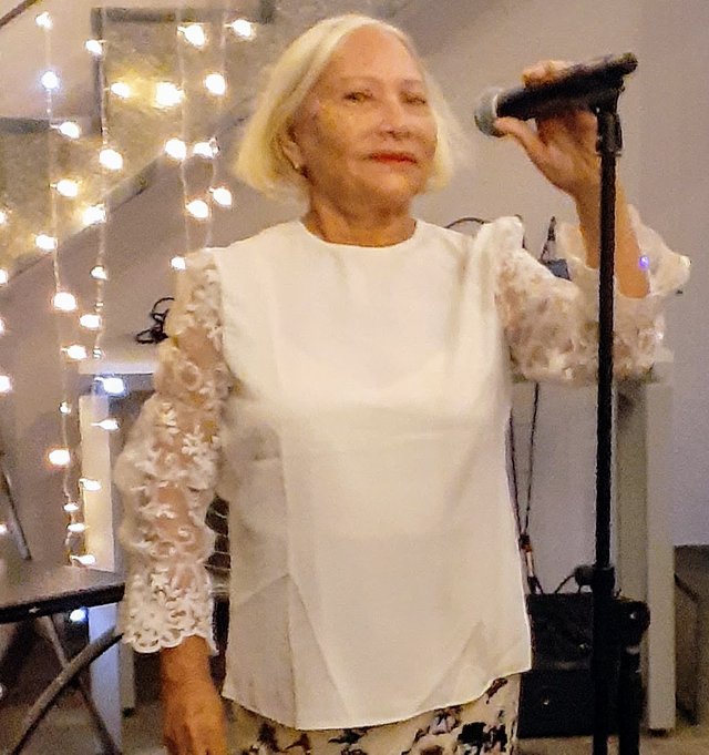 cantando.jpg