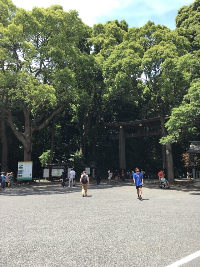 Meiji Shrine 3.jpg