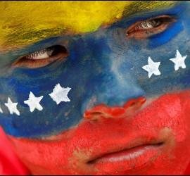 rostro-de-preocupacion-de-un-venezolano-con-los-colores-de-su-bandera_270x250.jpg