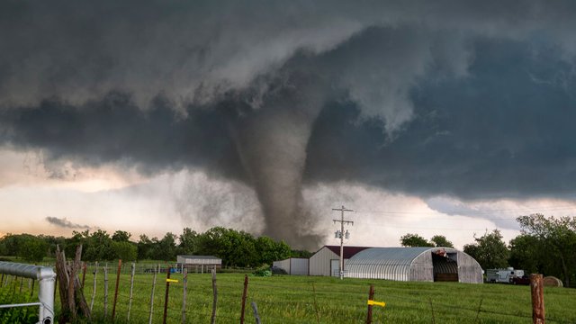 tornado-farmhouse.jpg