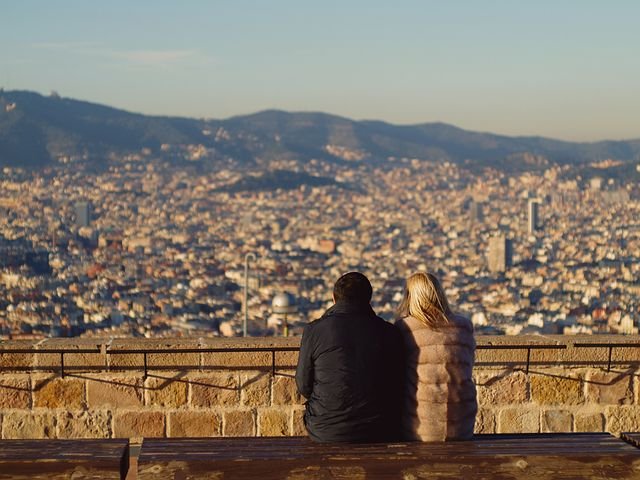 tourists-1938184__480.jpg