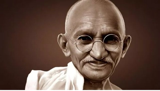Mahatma-Gandhi-Biography-in-Hindi-1.jpg