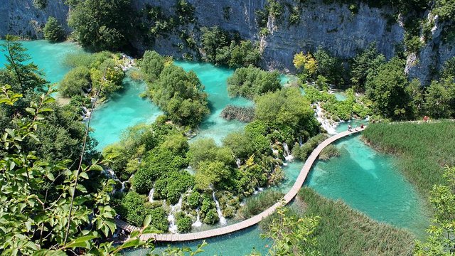 plitvice-lakes-984280__480.jpg