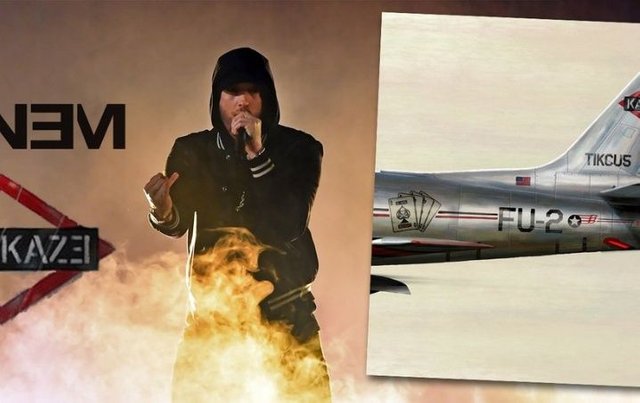 eminem-kamikaze_x1x.jpg_793492074.jpg