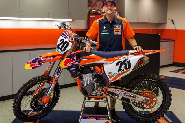 151469_red_bull_ktm_broc_tickle.jpg