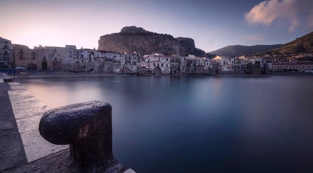 Dawn at the pier of Cefalù.jpg