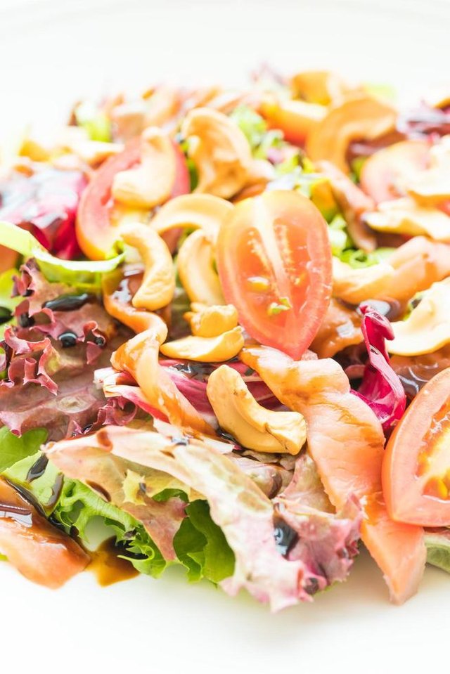 tomato-and-vegetable-salad-with-smoked-salmon-meat-free-photo.jpg