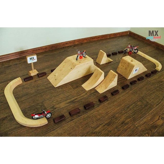 Toy motocross clearance track