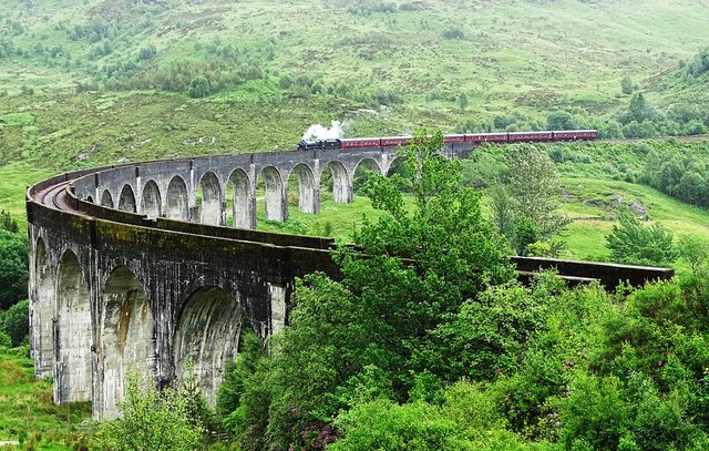 viaduct-5161795_960_720.jpg