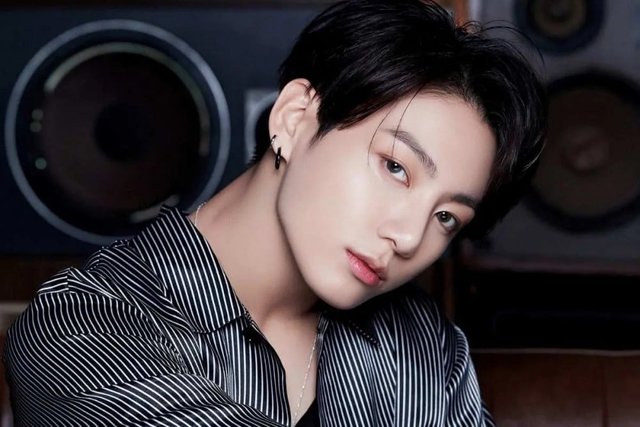 1677570219-jungkook-03.jpg