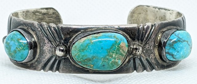 bluegembraceletobv.jpg