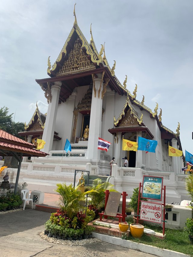 Wat Na Phra Meru2.jpg