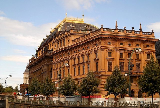 Prague National Theatre.jpg