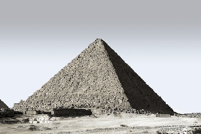 pyramid-3478575_1280.jpg