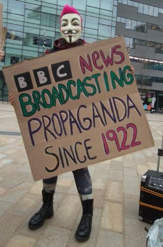 BBC protest at Media City Salford Nov 2013 (9).JPG
