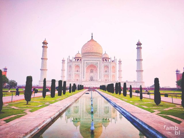 Taj-mahal.jpg