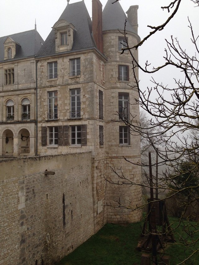 Château de Saint-Brisson.jpg