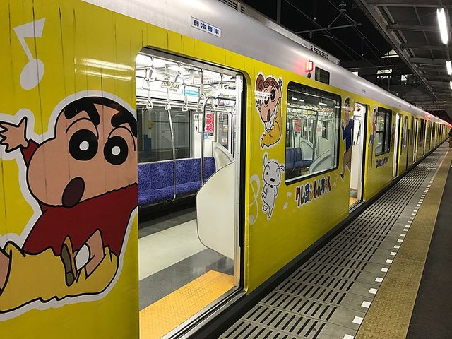 Tobu_Crayon_Shin-Chan_train_2016-12-18.jpg