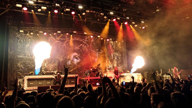 Slayer - 05/11/18 - Cardiff Metropoint Arena - flames.jpg