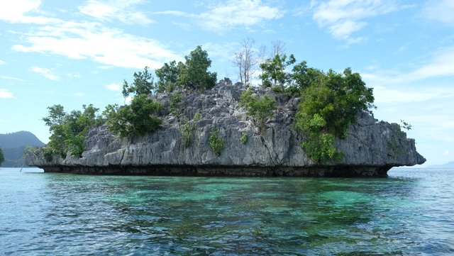 sea-coastal-and-oceanic-landforms-islet-nature-reserve-promontory-coast-1417629-pxhere.com.jpg