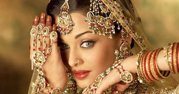 Aishwarya-in-Meenakari-jewellery.jpg