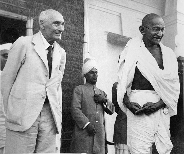 1024px-Lord_Pethic-Lawrence_and_Mahatma_Gandhi.jpg