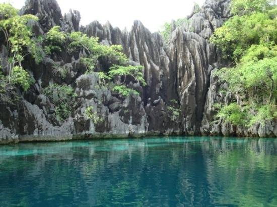 twin-lagoon-coron-philippines.jpg