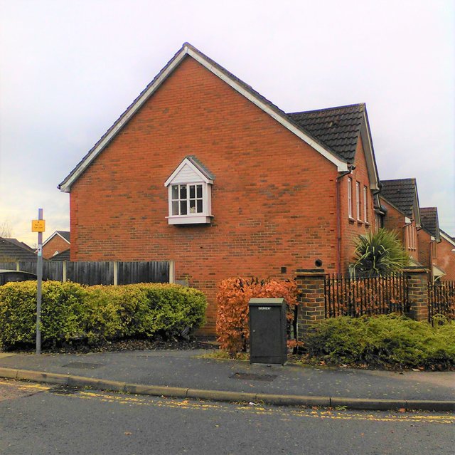 English Housing Photography, Gray Windowed English End Corner Housing , December 12 2016 (2).jpg