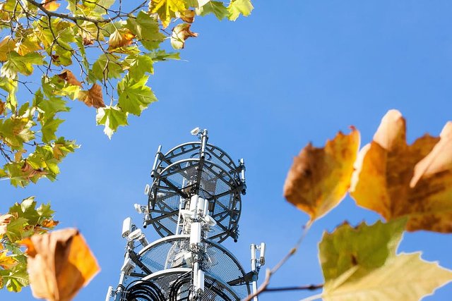 remote-login-mast-radio-mast-communication-antenna.jpg