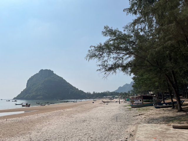 Tham Thong Beach6.jpg