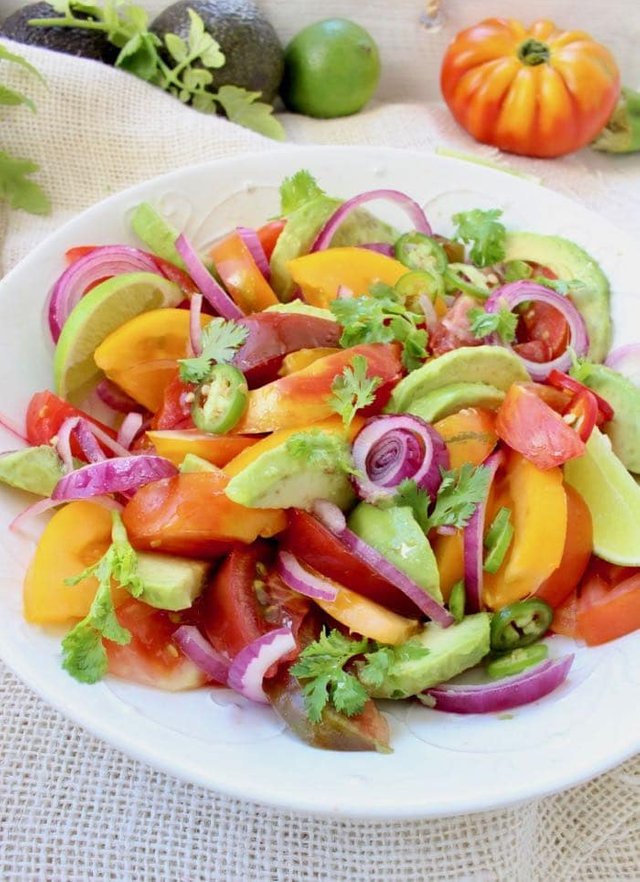 Simple-Avocado-Tomato-Salad-1.jpg