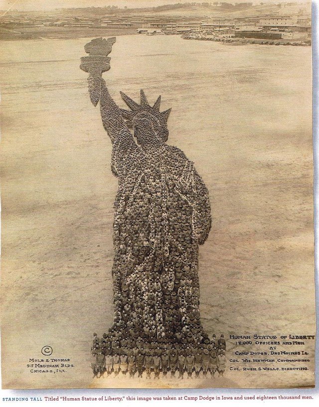 Human Starue of Liberty 18,000 .jpg