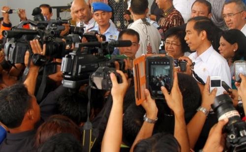antara-wartawan-zaman-dulu-dan-sekarang-apa-bedanya-fdIFDLkScb.jpg