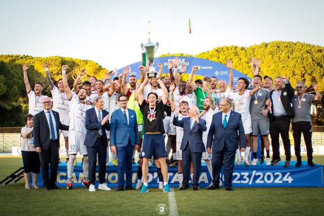 2048px-Festeggiamenti_Scudetto.jpg
