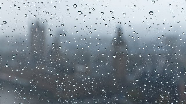 7119288913-bad-weather-in-londontaken-from-the-eye (FILEminimizer).jpg