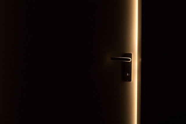 dark-1852985_1920.jpg