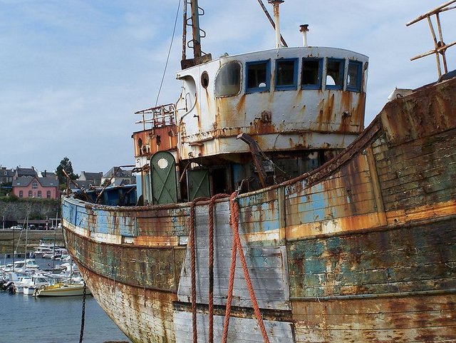 798px-Abandon_bateau_camaret.JPG