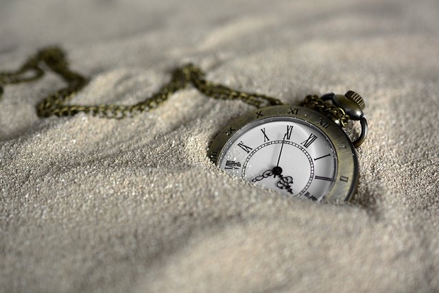 pocket-watch-3156771_1280.jpg