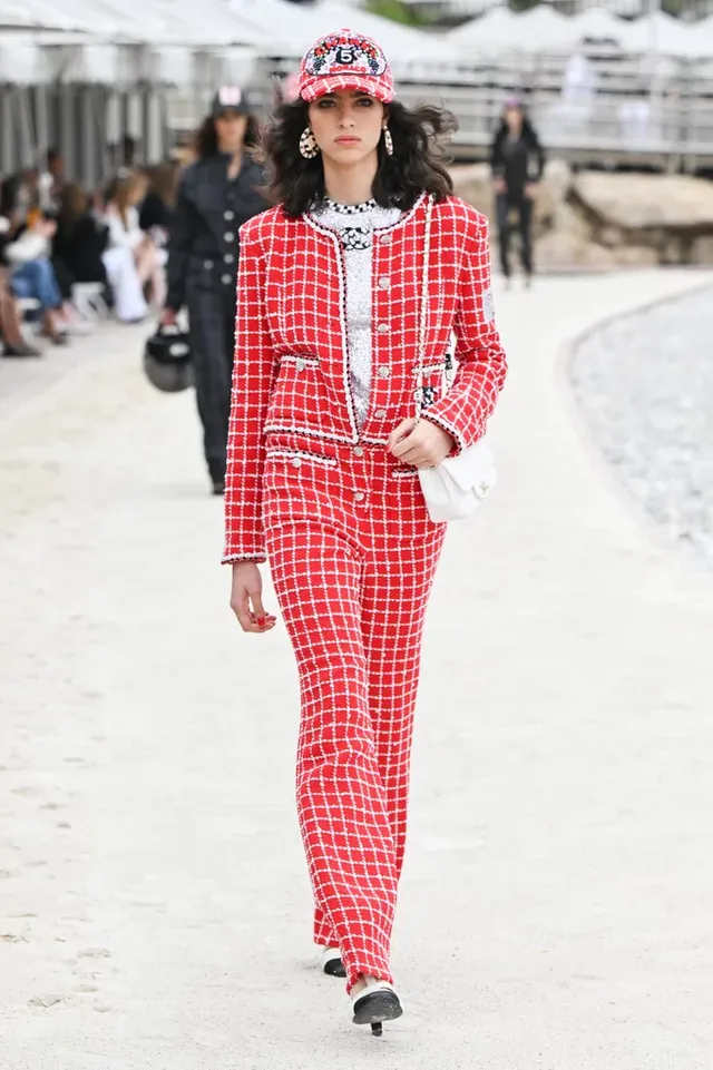 Chanel-Cruise-2023-Collection (2).webp