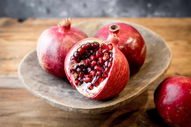 Pomegranate-fc75404736b446c5aa26194e1d2b1d0a.jpg