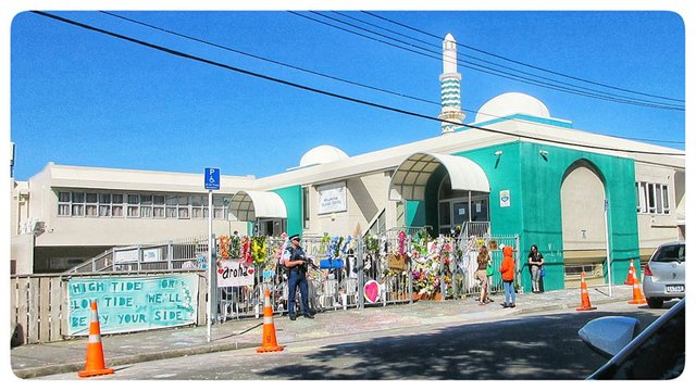 mosque2.jpg