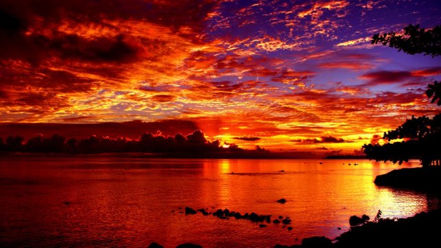 sunset-fabulous-sky-ocean-colorful-summer-nature-glow-amazing-reflection-rays-fiery-sea-beach-shore-hd-iphone-wallpaper-1366x768.jpg