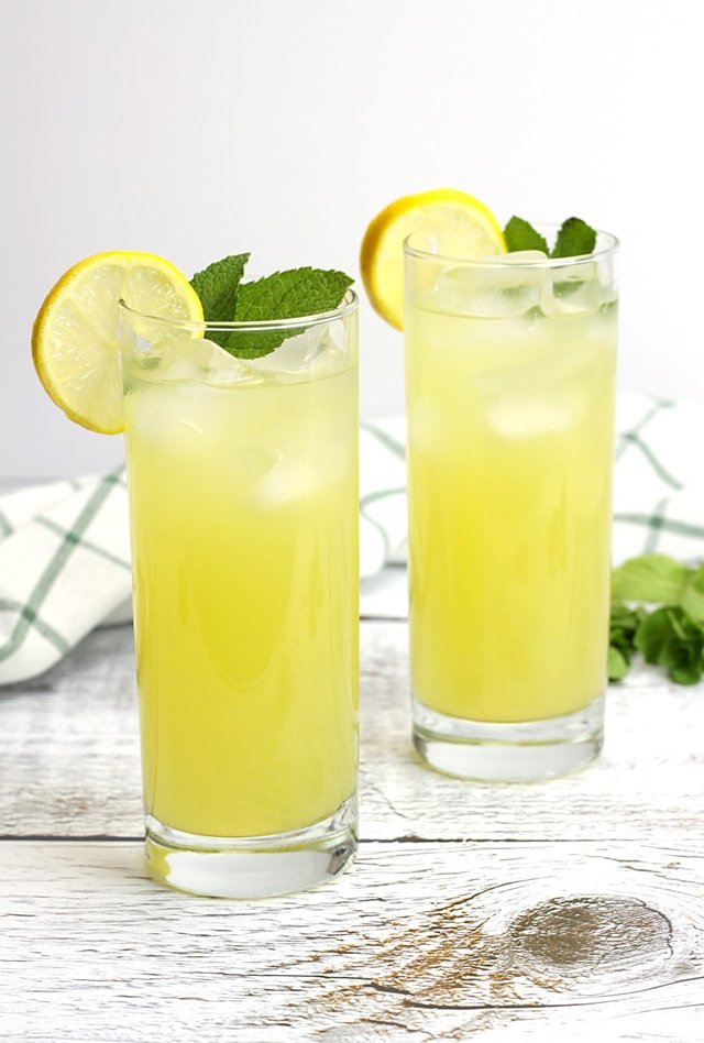 pineapple-mint-lemonade.jpg