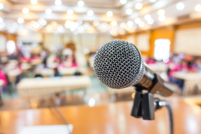 Excellent Public Speaking Rules for Working with an Audience.jpg