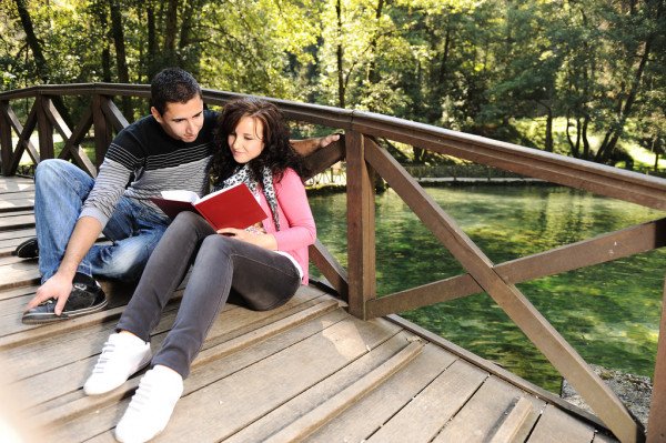 depositphotos_6151253-stock-photo-young-couple-girl-and-boy.jpg