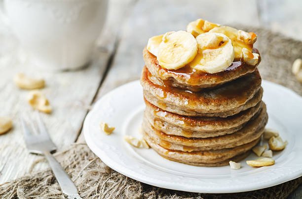 banana-cashew-pancakes-with-bananas-and-salted-caramel-sauce.jpg