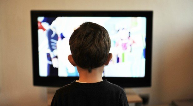 Children-Watch-TV-mojzagrebinfo-Pixabay.jpg